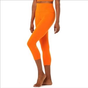 Alo Neon Orange Airbrush Capri Crop Leggings